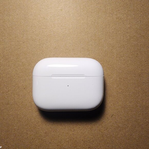 Airpods Pro 2dn gen - Picture 3 of 4